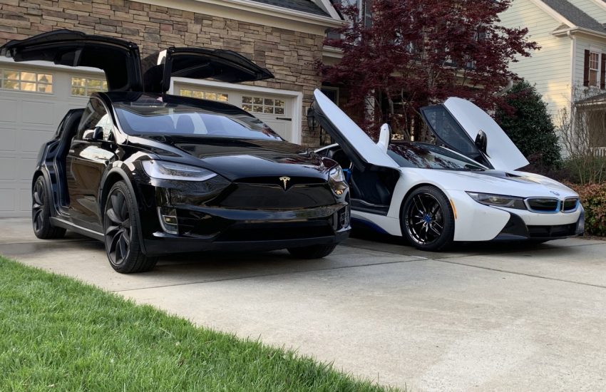 Tesla Model X vs BMW i8