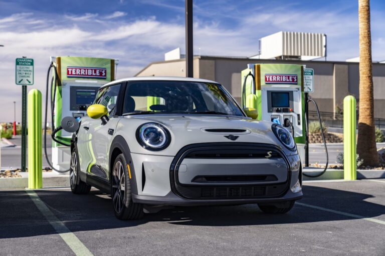 MINI Cooper SE EV Profile courtesy of BMW group EVU