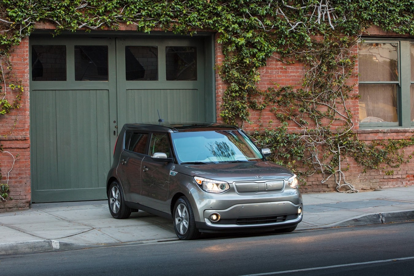 Kia Soul EV 2019 garage EVU