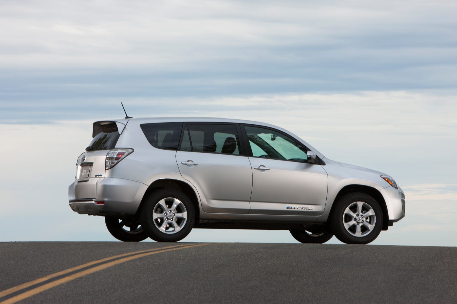 Toyota RAV4 EV street sky EVU